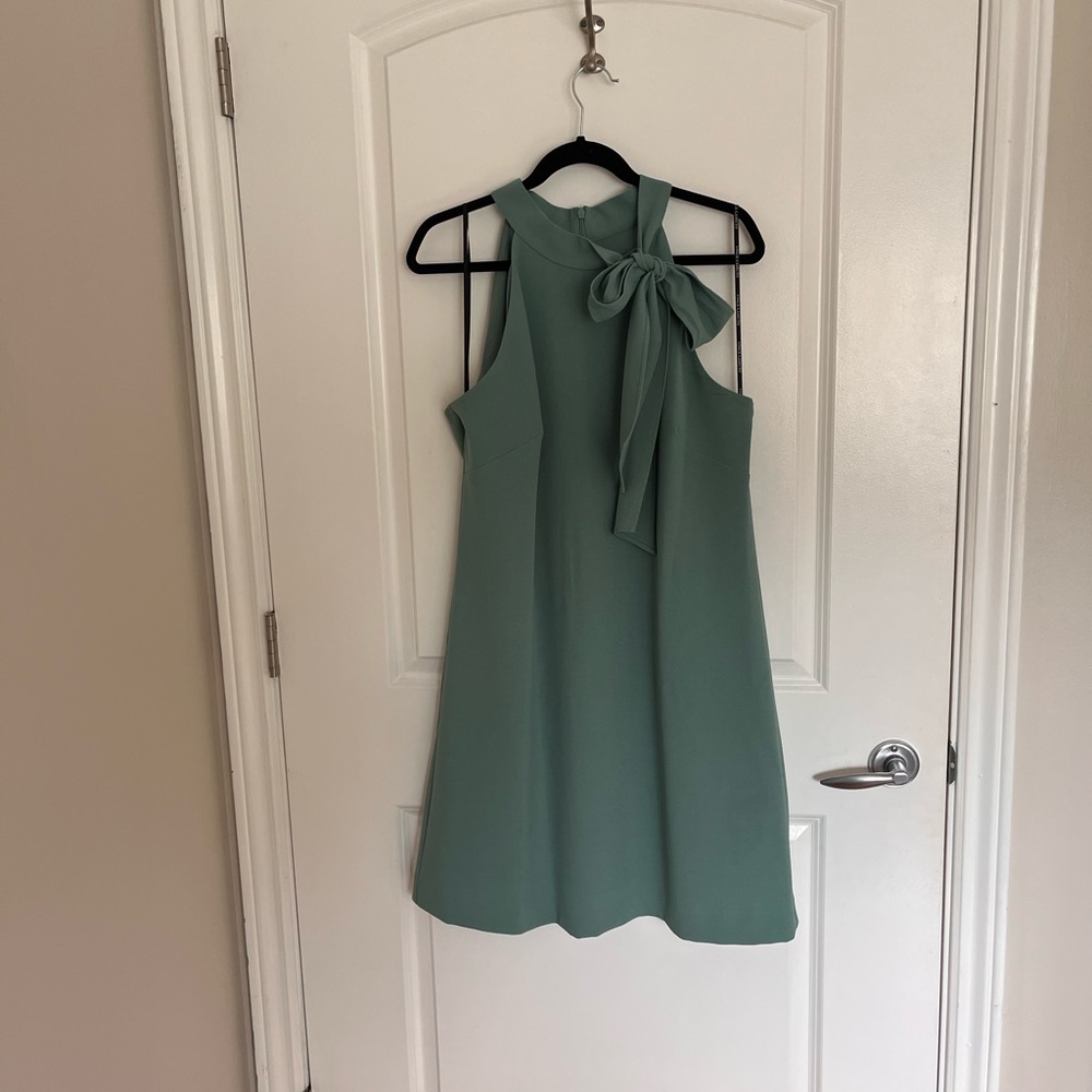 sleeveless dress